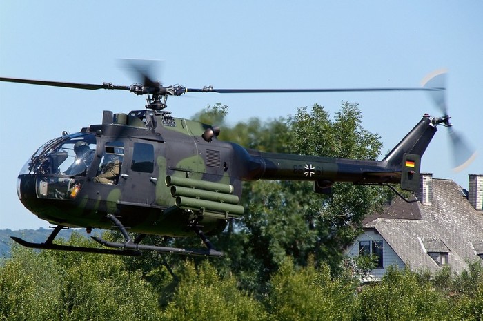 Eurocopter duy trì việc sản xuất máy bay Bo 105 cho đến năm 2001, sau đó nó được thay thế bởi phiên bản trực thăng đa dụng EC 135.